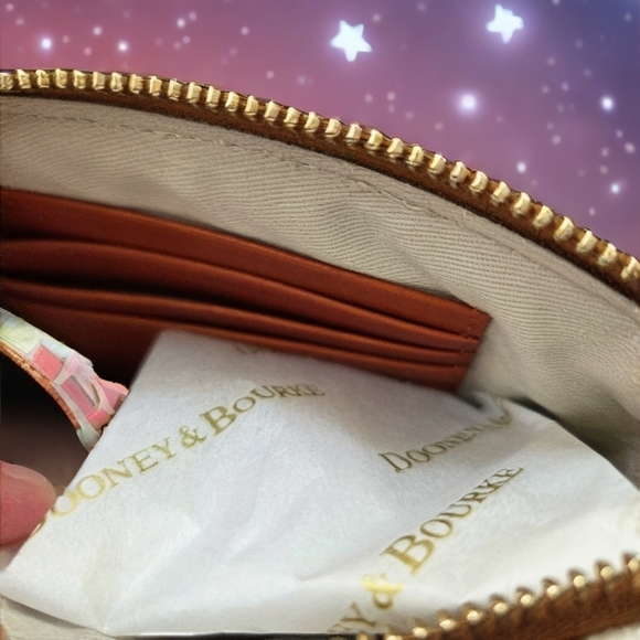 New Dooney and Bourke Sant Francisco Giants wristlet wallet - Picture 4 of 4